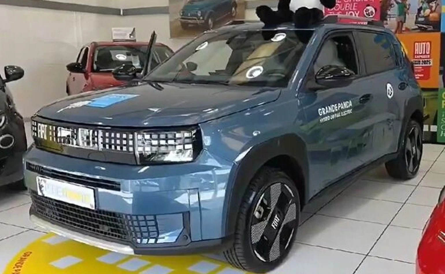 #{brand.name} #{range.name} video